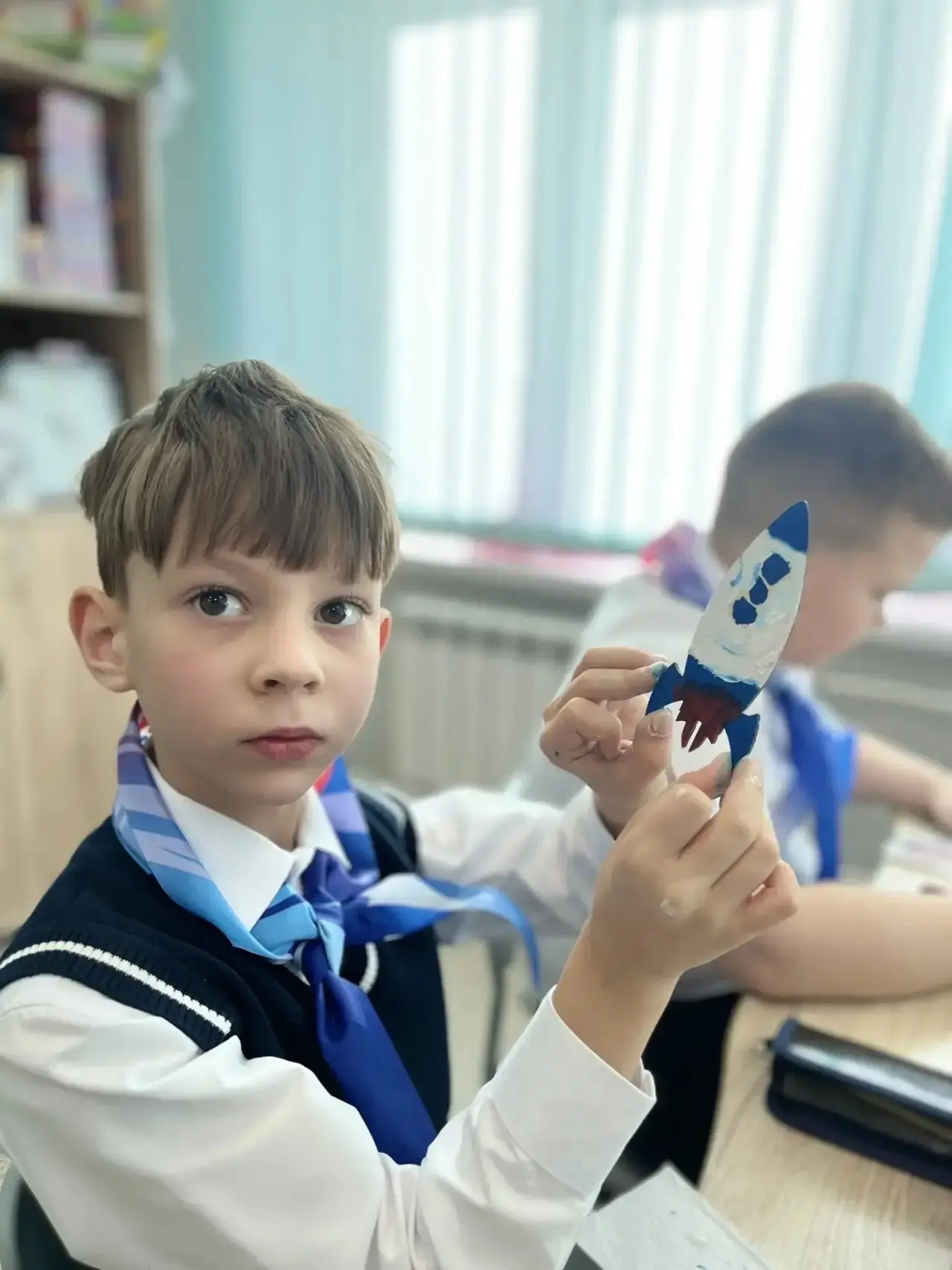 Мы не просто празднуем дату — мы мечтаем! 💫 Кто знает, возможно, именно сейчас в наших классах сидят