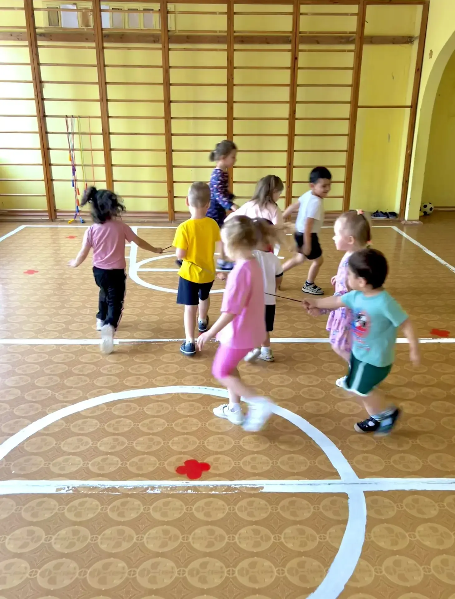 ✅Сегодня в группе 11 и 3 прошел день скакалки. Дети с удовольствием принялись прыгать со скакалками,
