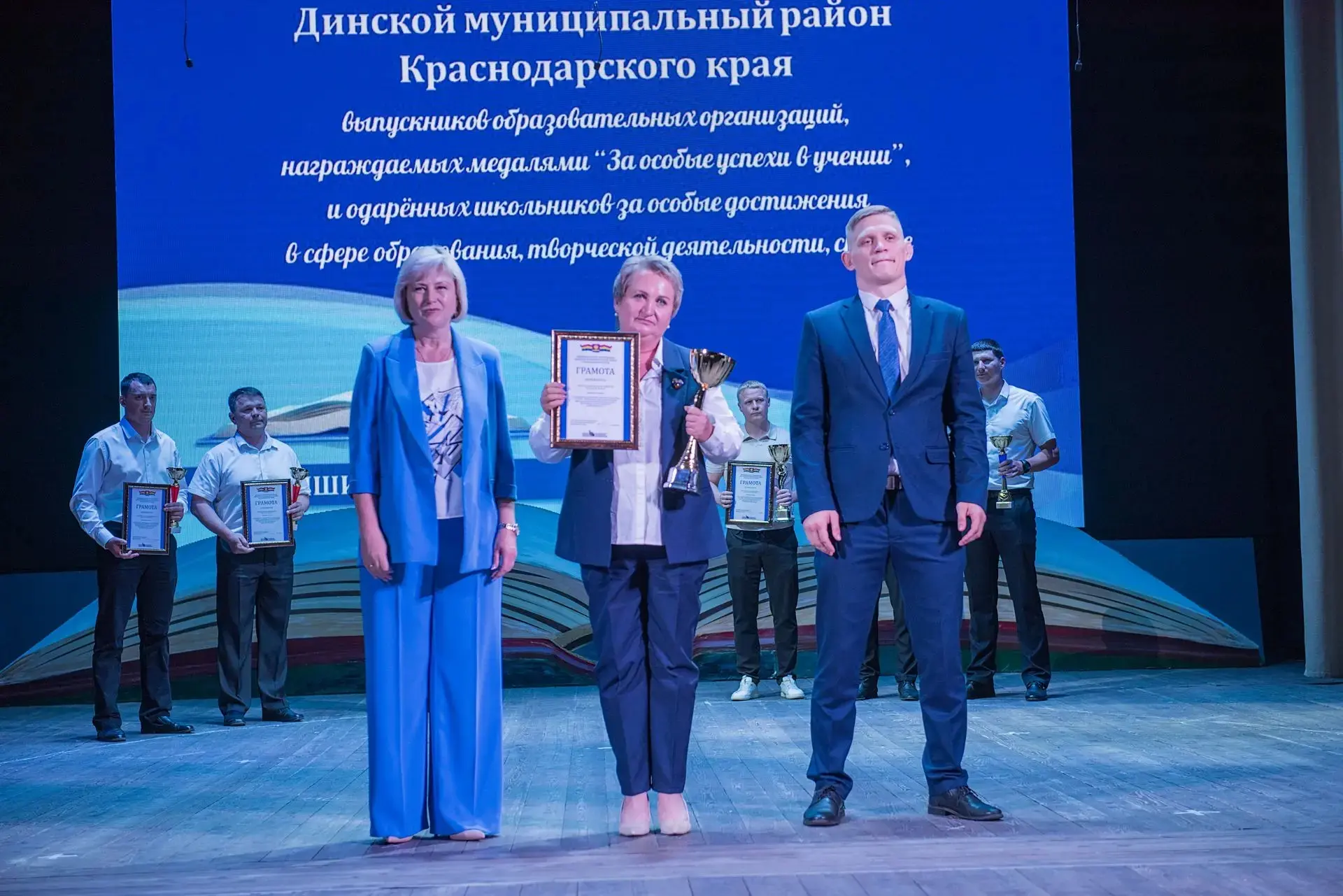 🥇 Мы – чемпионы! 🥇

С огромной радостью сообщаем, что наша школа заняла 1 МЕСТО во Всекубанской сп