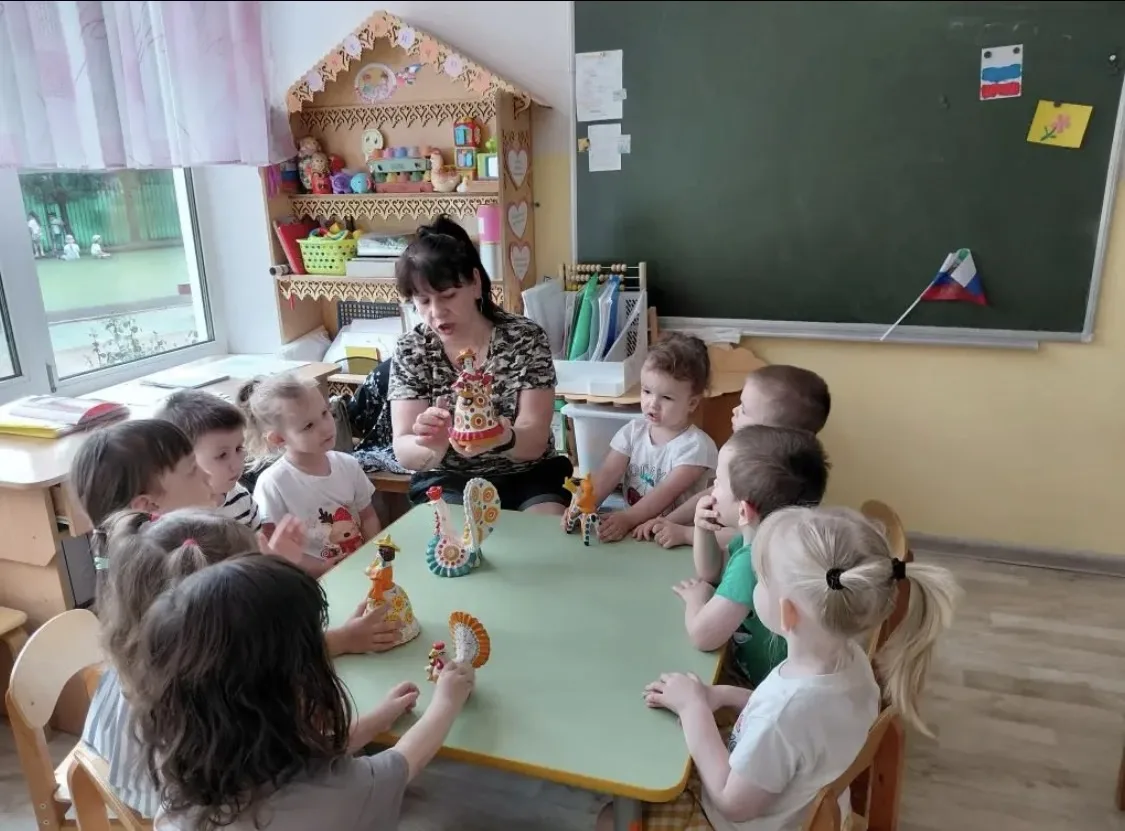 В 1- ой младшей группе №11 "Ромашка" Прошло  увлекательное Знакомство с дымковской игрушкой.
Воспита