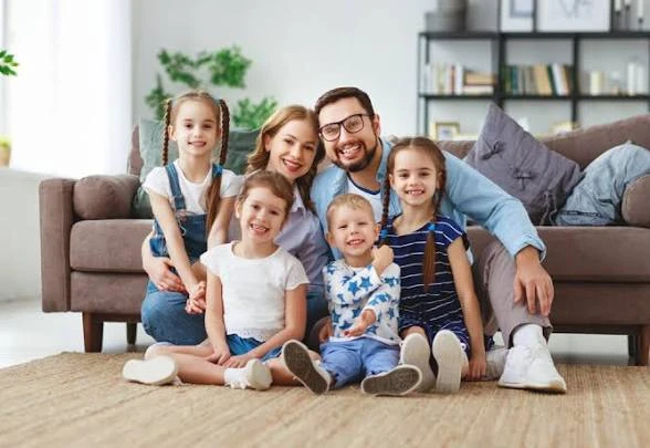 👨‍👩‍👧‍👦 В России предложили запретить социальную рекламу с благополучными семьями, ...