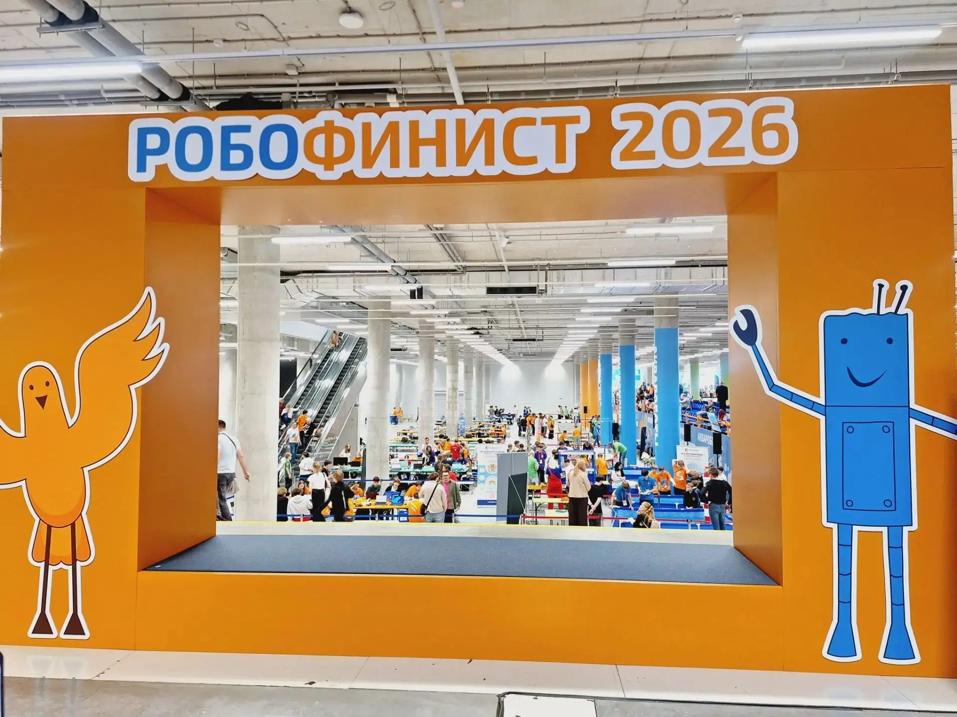 🤖  СПбГУТ представил свои достижения на «Робофинисте»
