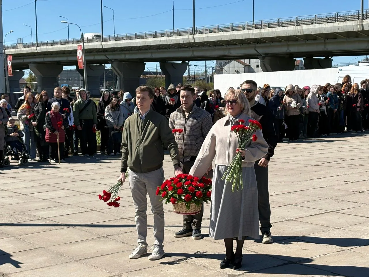 8 мая 2026 года возле монумента «У переднего края обороны Ленинграда» состоялась торжес...