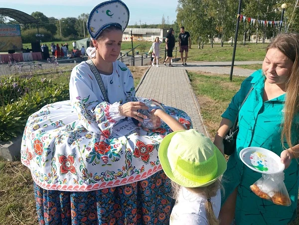 Гуляет всё село