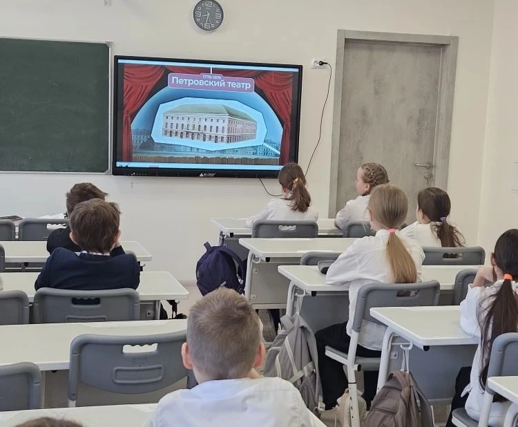 ☝️РАЗГОВОРЫ О ВАЖНОМ ☝️  Традиционно наша неделя началась с церемонии поднятия Государственного флаг