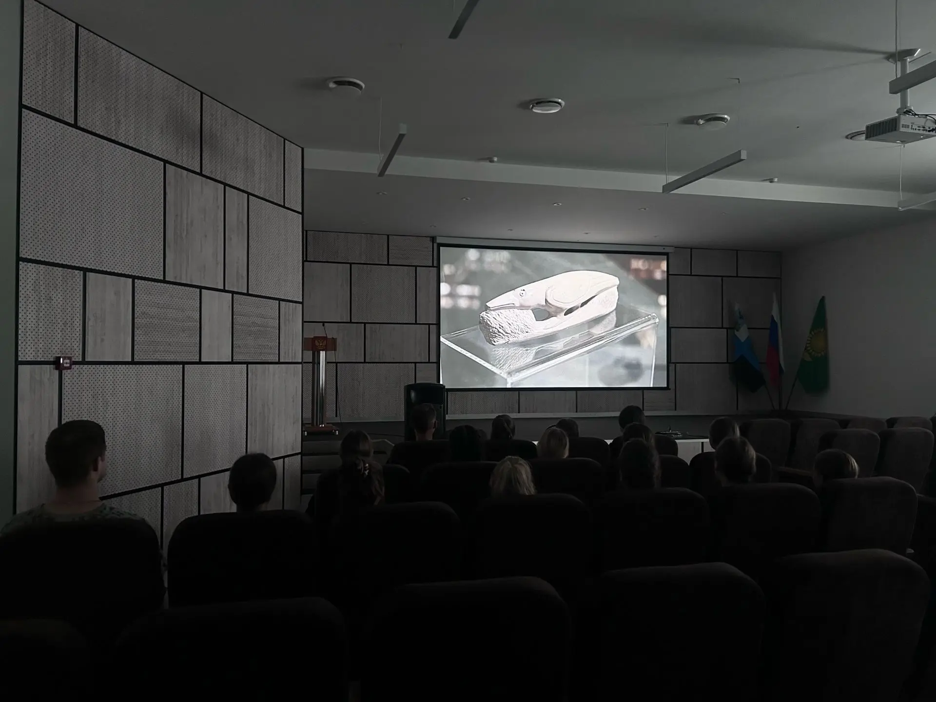 🎬💎 «От чистого истока» в ЦКР «Солнечный»: знакомство с искусством пермских камнерезов...