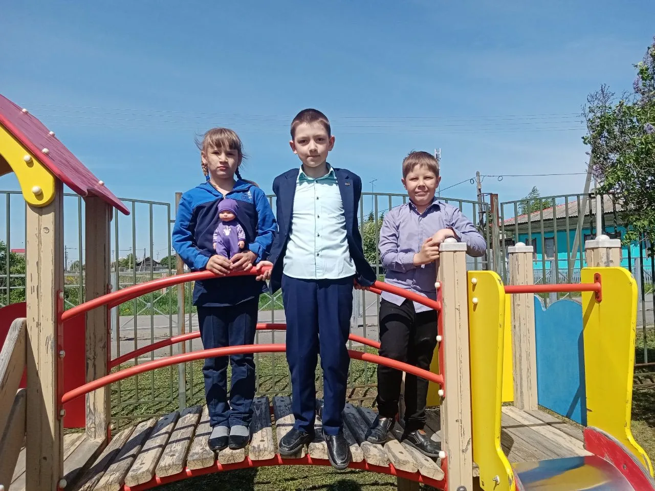 1 КЛАСС. ДЕНИСОВСКАЯ ШКОЛА. КРЕАТИВНАЯ ДЕКАДА: НАЗАД В ДЕТСТВО.
