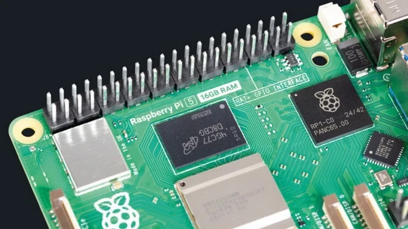 Дефицит DRAM ударил по Raspberry Pi 5 — одноплатники подорожали, но появилась бюджетная версия с 1 Г