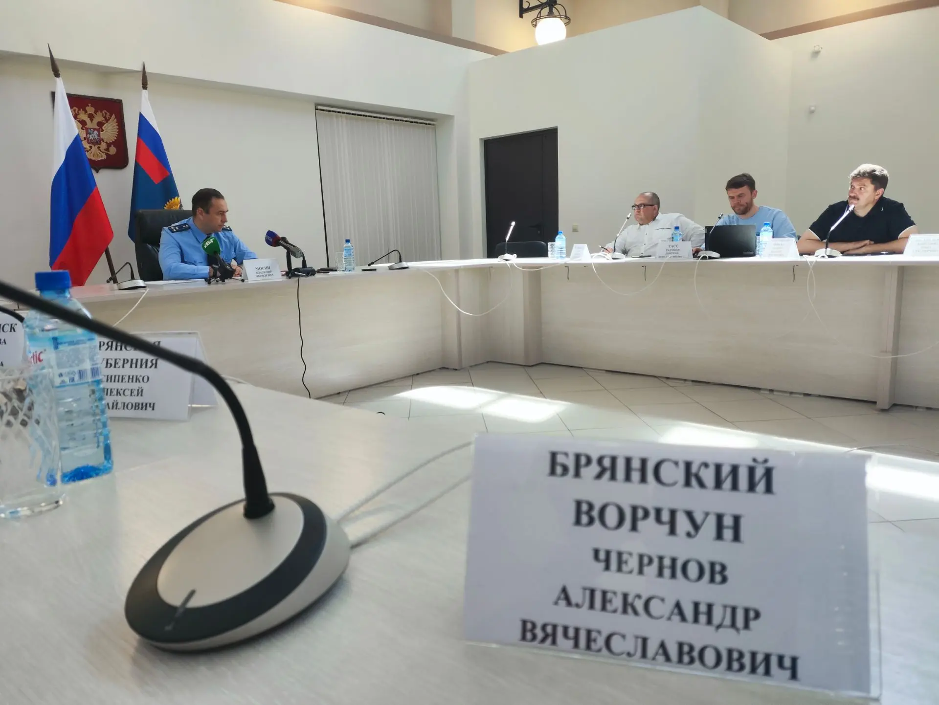 "Брянский ворчун" зажОг сегодня на пресс-конференции с новым областным прокурором Владимиром Мосиным