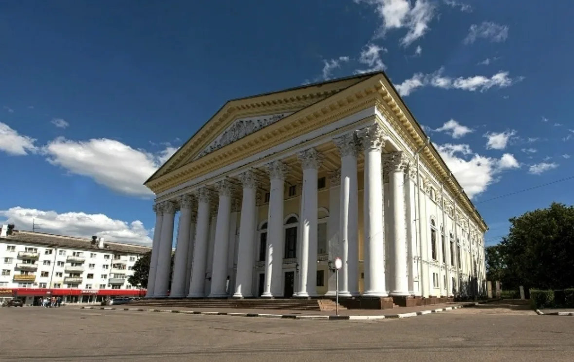 Есть миф, что театр это обязательно серьёзно и сложно.