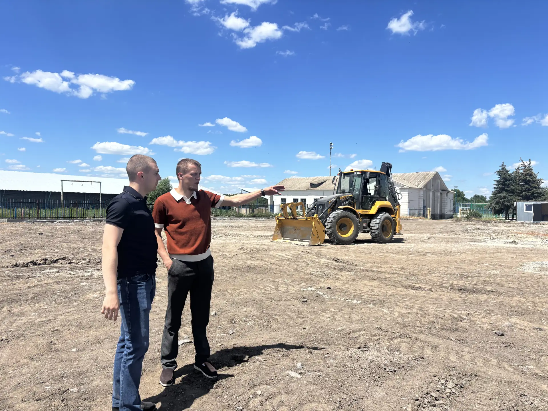 🏗️ Город Комсомольское готовится к новому этапу развития!

В городе началось строительство современ