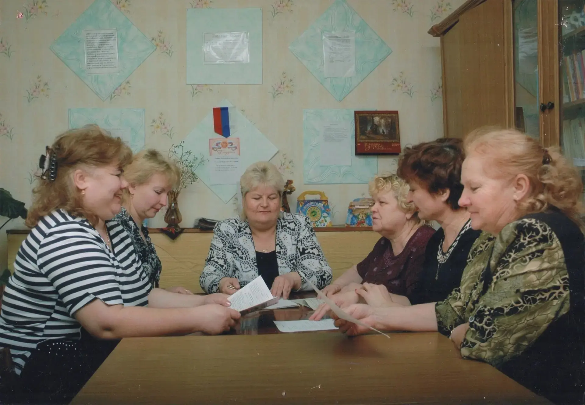 В нашем архиве мы нашли настоящие сокровища — старые фотографии, хранящие историю нашег...