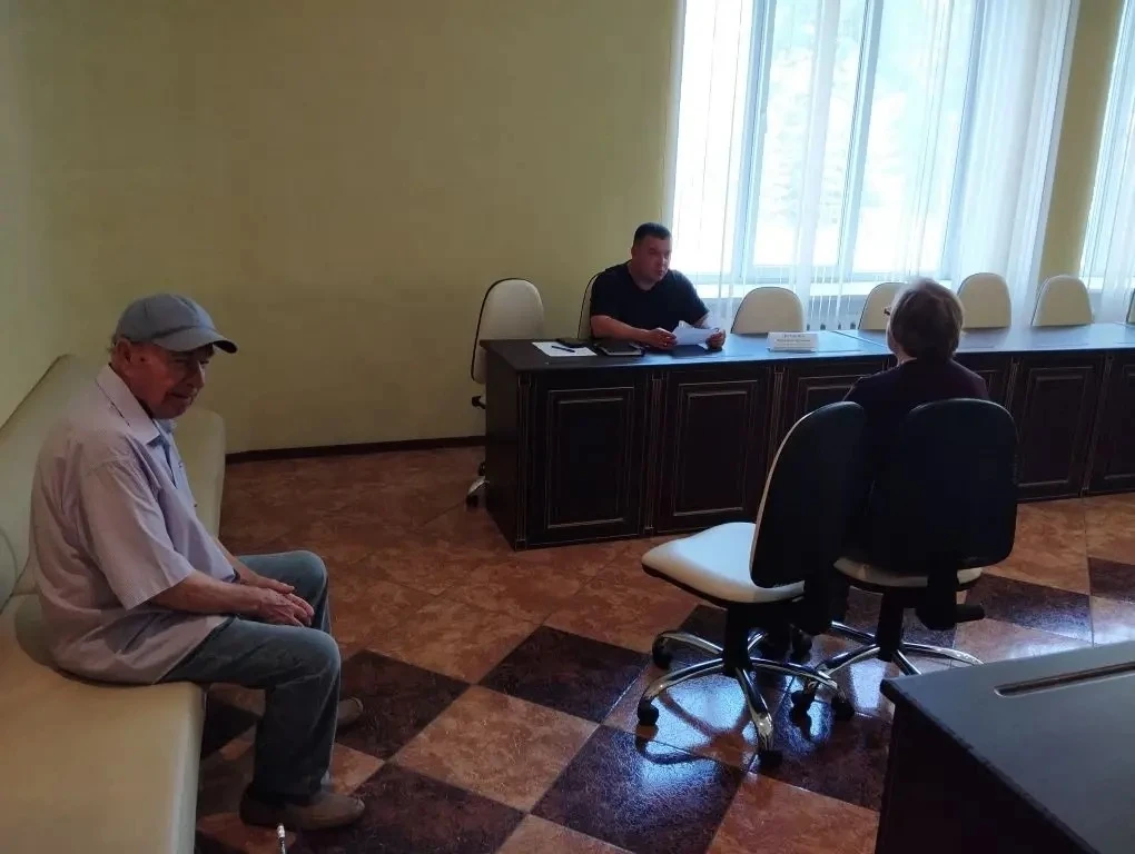 Заместитель главы Администрации муниципального образования Виталий Легчилин провел личный прием граж