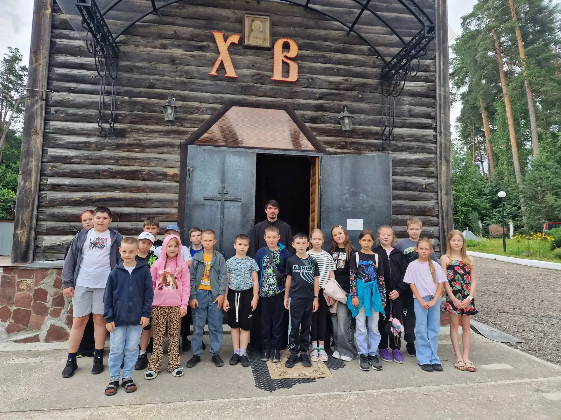 Орлята нашей школы в Храме святителя Николая Чудотворца!⛪️

Ребята ближе познакомились с иконами, ус