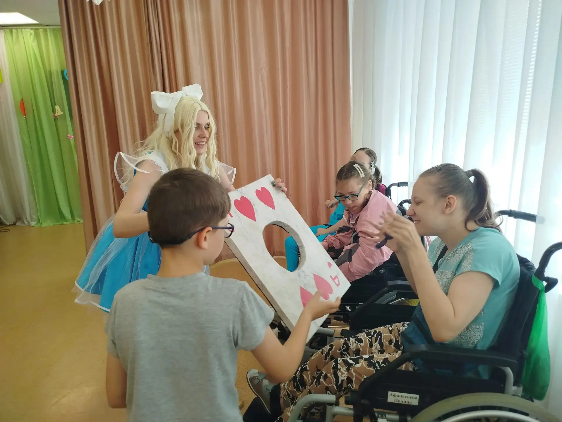 🐇⏰ В летнем лагере «Дружба» остановилось время… Но ребята смогли его запустить! ✨🎩