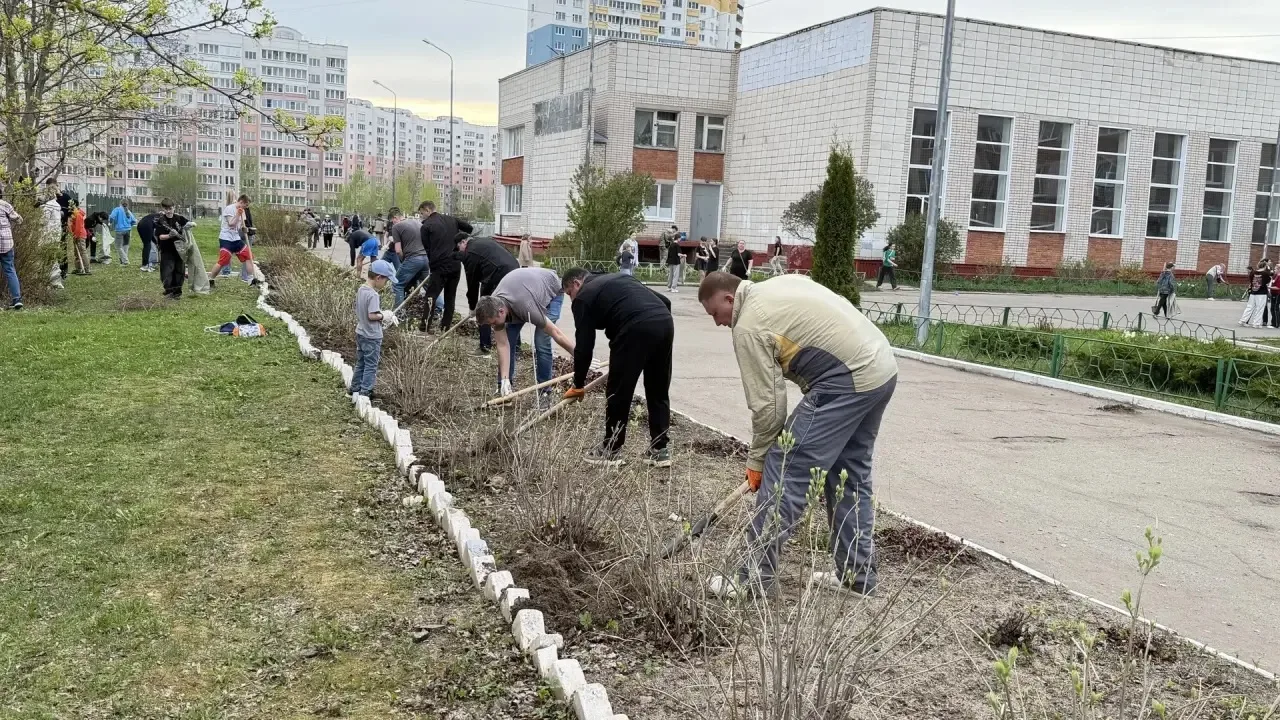 🌿 Субботник: день, когда школа стала ещё роднее  Вчера произошло что‑то по‑настоящему волшебное: вся