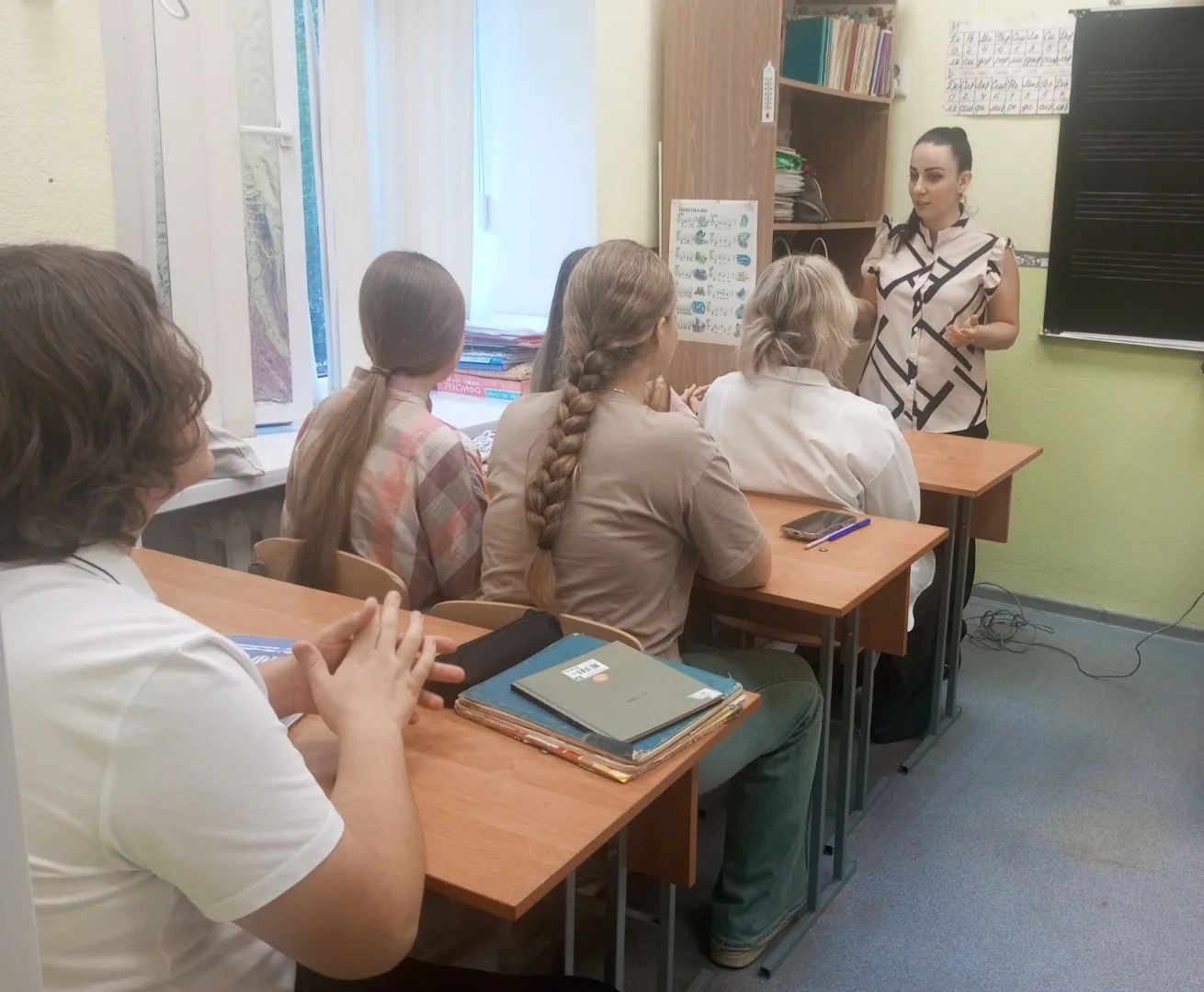 8 сентября для учащихся старших классов музыкального отделения был проведён классный ча...