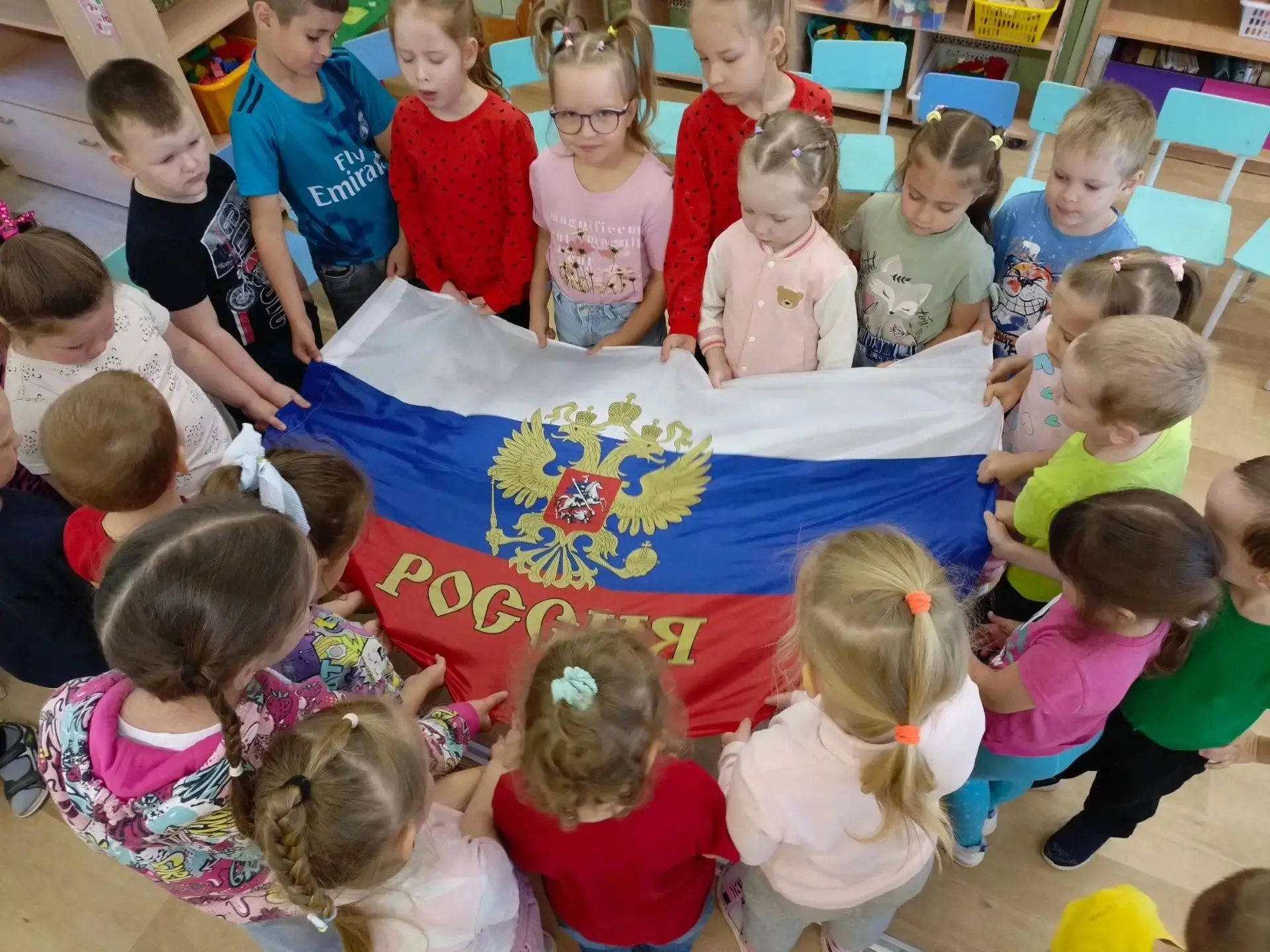 🌈🇷🇺 Наш детский сад с радостью стал участником Всероссийской акции "Цвета Родины"! 🎨✨