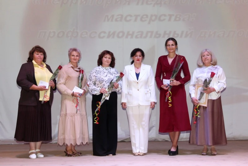 На районных учительских конференциях наградили лучших педагогов https://avangard-os.ru/...