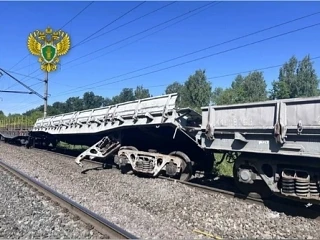 Прокуратура начала проверку из-за схода грузовых вагонов в РТ