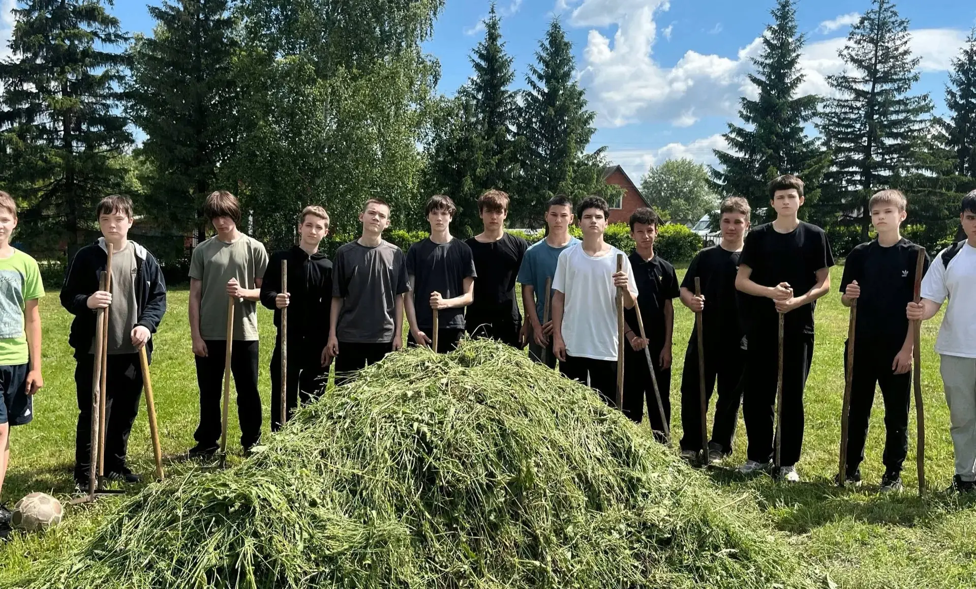 Лагерь труда и отдыха
 Сводка 2 дня.   https://vk.com/wall-154658553_15063