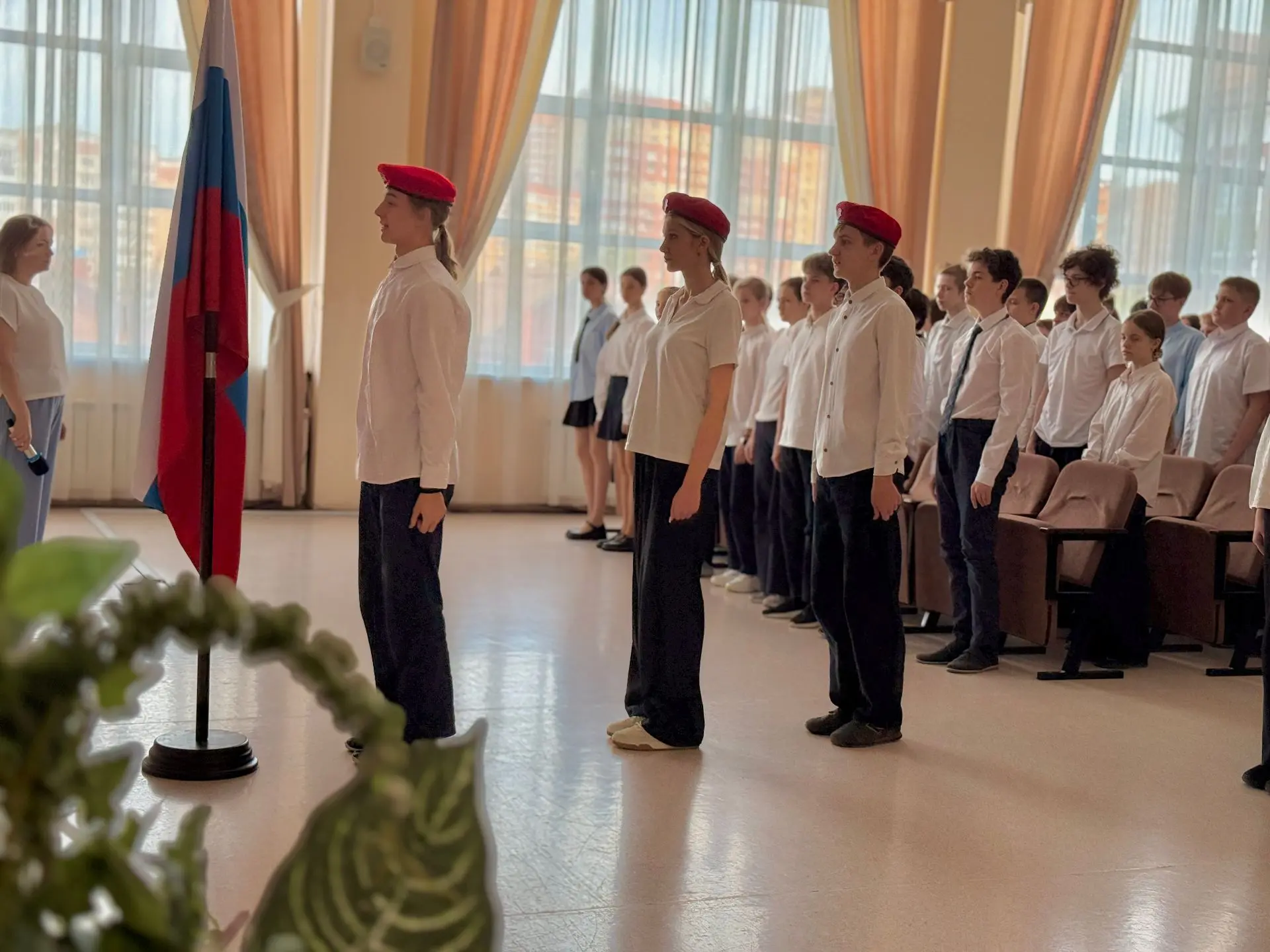 18 мая 2026 года учебная неделя в Центре образования № 58 «Поколение будущего» началась с торжествен