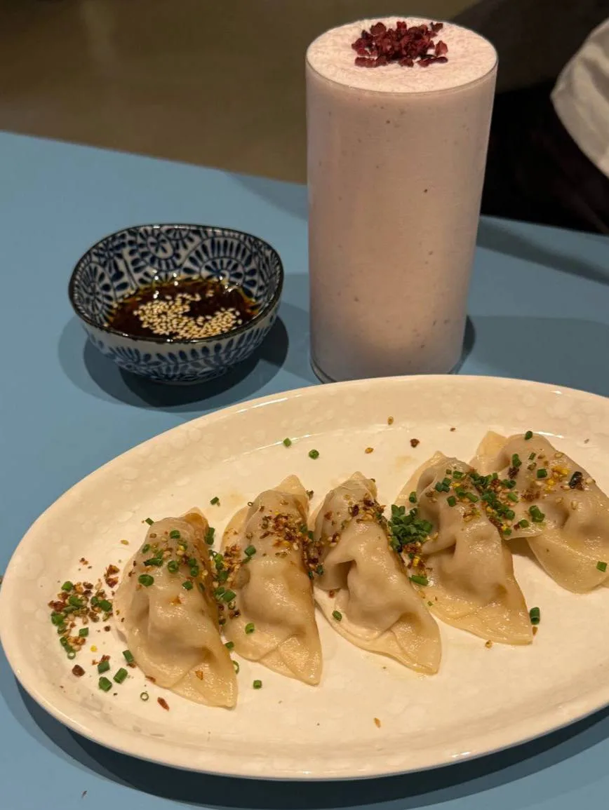 Долгожданное московское бистро наконец открылось в Петербурге 🤩

J'PAN, который давно полюбили в Мо