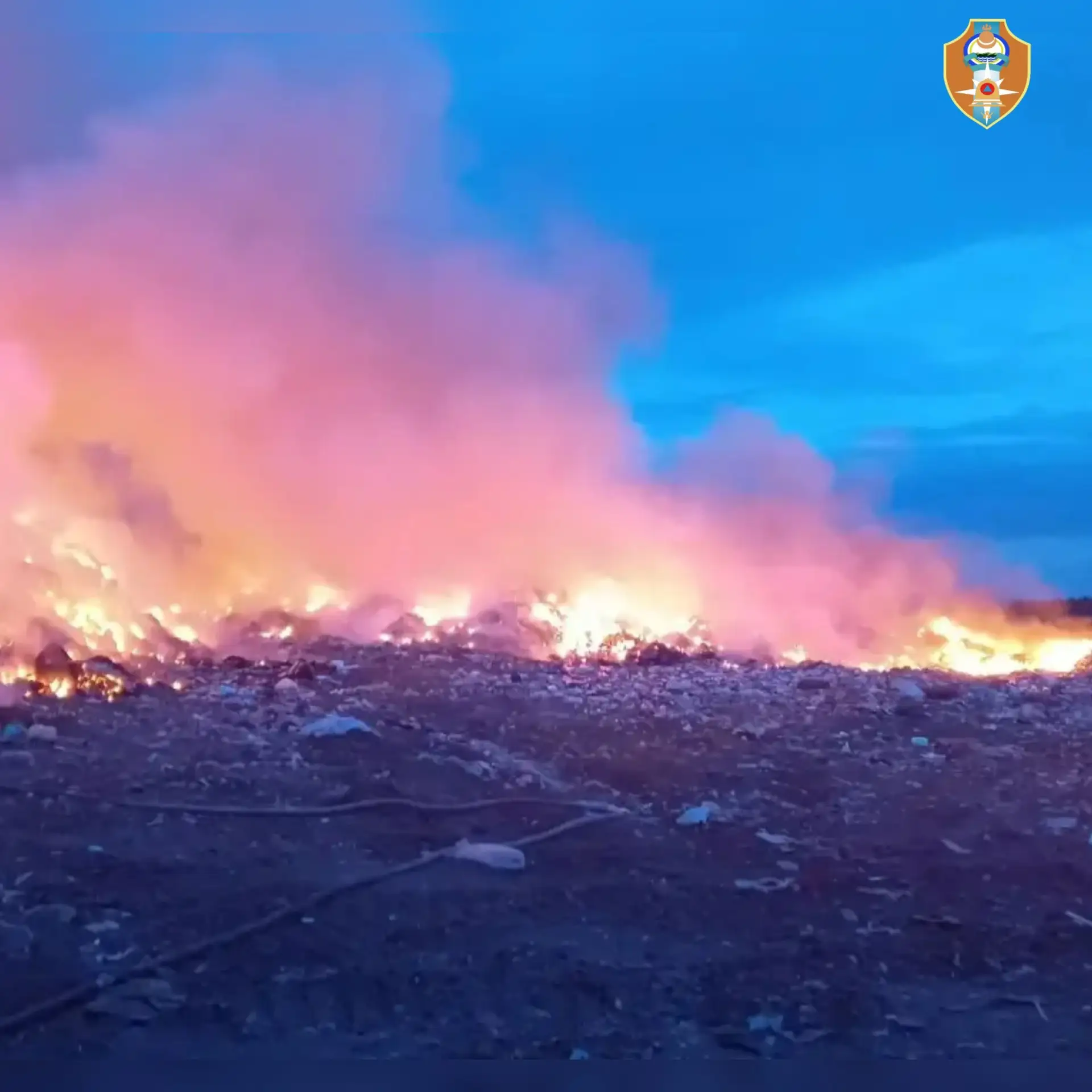 ⭕️Снова в огне: в Тарбагатайском районе ликвидируют повторное возгорание на полигоне ТБО

🔸Не успел