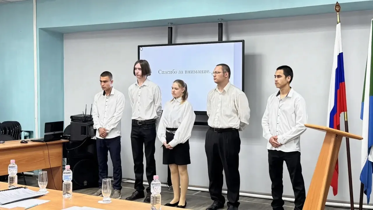 🎓 Поздравляем с успешной защитой!

Сегодня у нас двойной праздник: состоялись две успешные защиты в