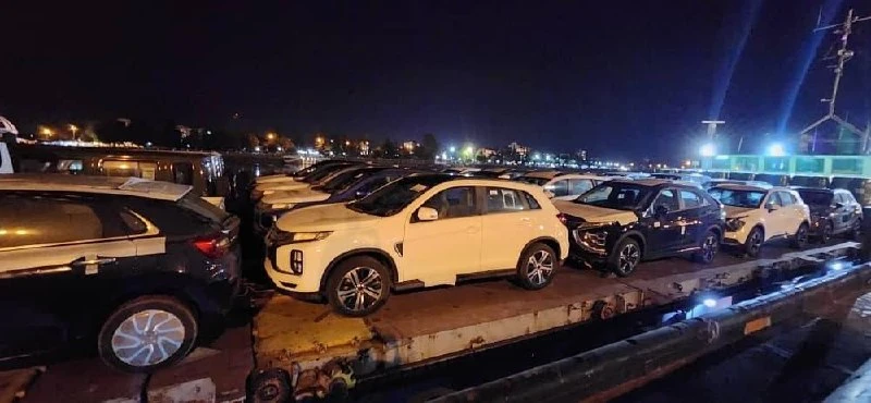 Очередную партию новых автомобилей из ОАЭ загрузили на паром и везём нашим клиентам👍

Mitsubishi Ec