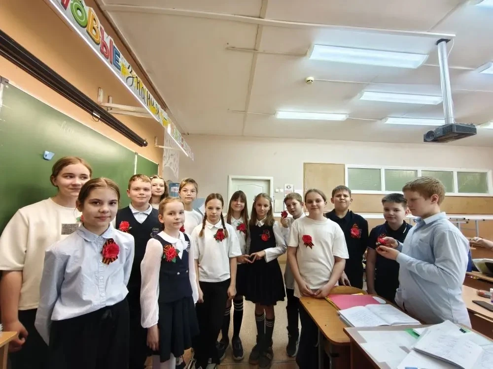 Это была особенная неделя🇷🇺  В преддверии 9 Мая в нашей школе царила особая атмосфера. Во многих каб