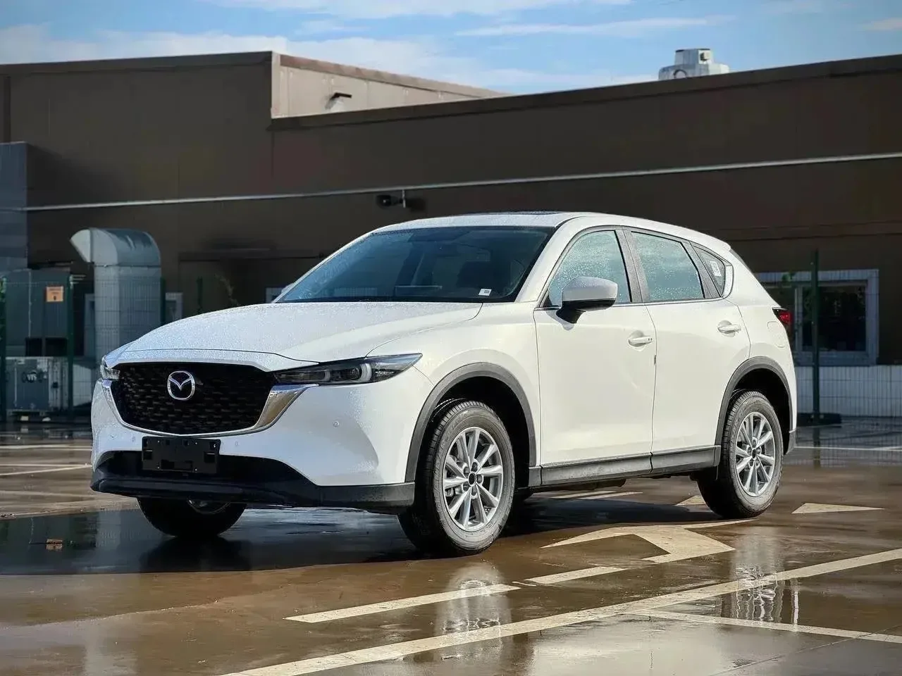 🚘MAZDA CX-5 

🗓 Год выпуска: 2026 НОВЫЙ АВТО 
🛞 Пробег: Без пробега!
⚙️ Двигатель: 2.0( бензин) 
