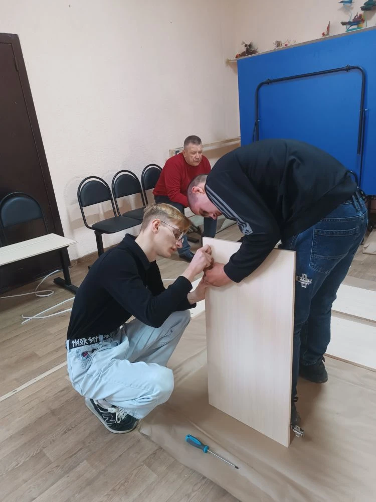 Как здорово, когда есть люди, которые готовы помогать. Студенты волонтерского отряда  "...