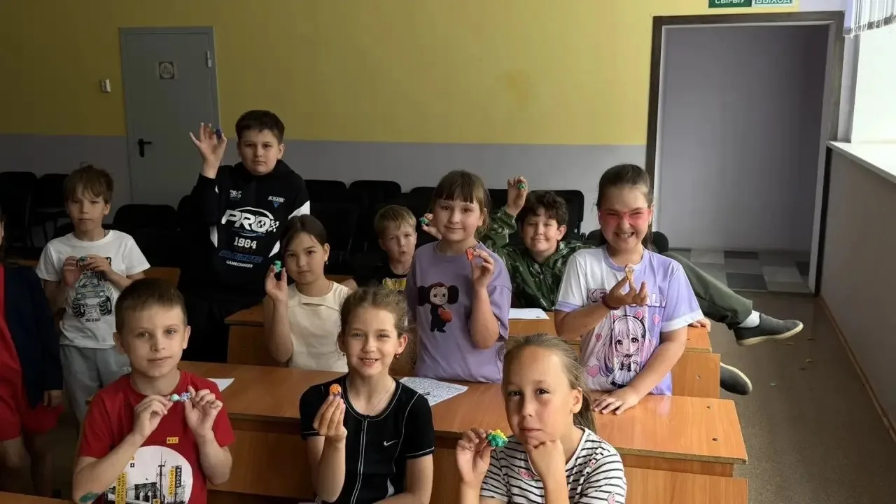 12-й день в лагере «Солнышко».

День пролетел на одном дыхании!
🎨Побывали на крутом мастер-классе п