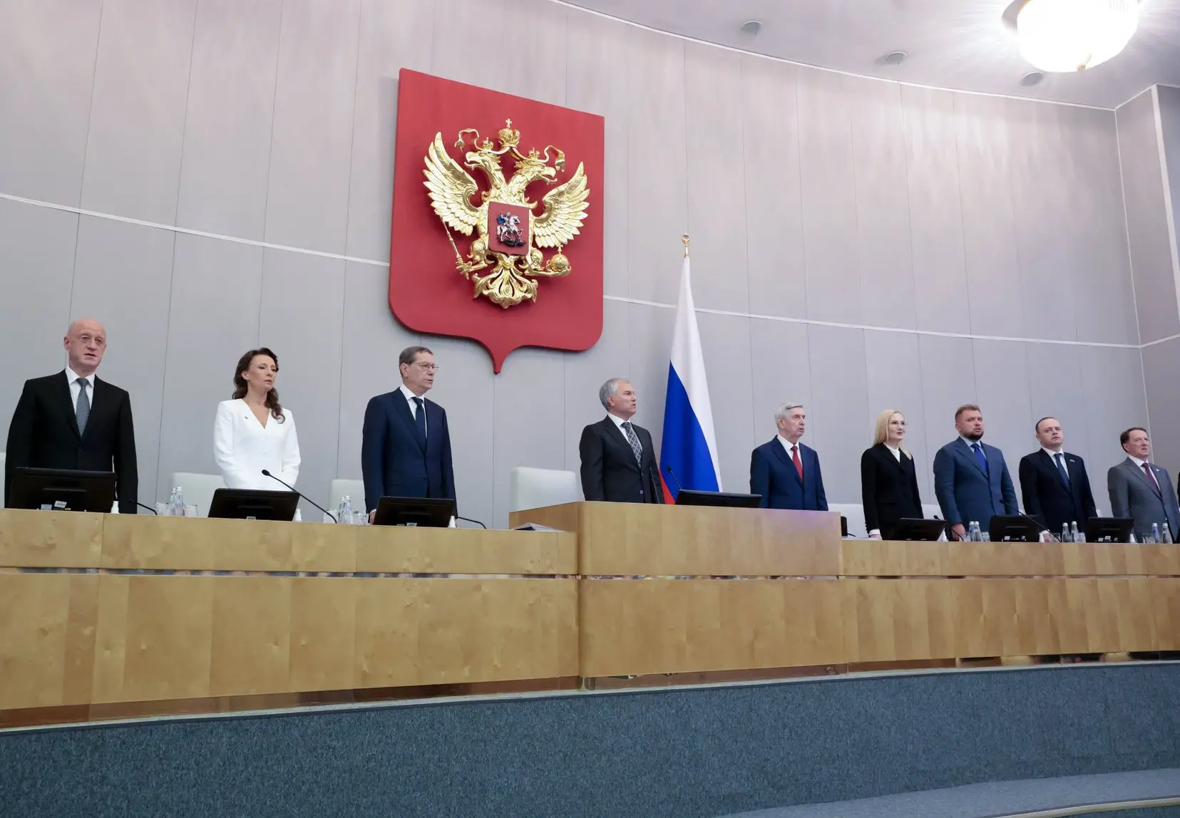 Пять лет принятия решений на благо страны: VIII созыв Государственной Думы завершил свою работу

Дор