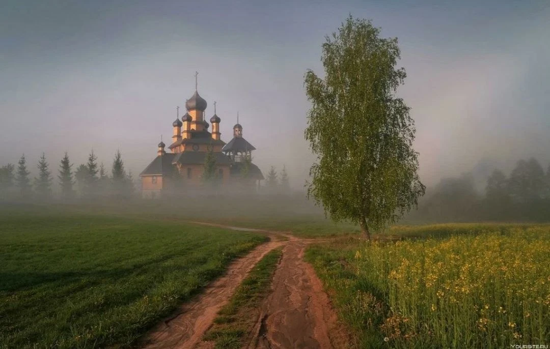 ⛪️Дорога к храму. 

✨Подхожу я к Храму,
А душа трепещет.
Сердце так и стонет.
Это ли не Вечность?
 
