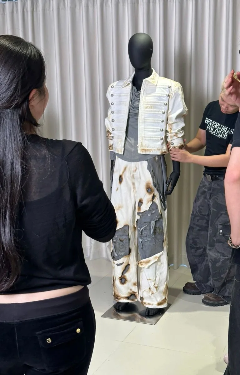 За кулисами создания LJIN уникальной концертной униформы BTS для их концерта в Боготе! ...
