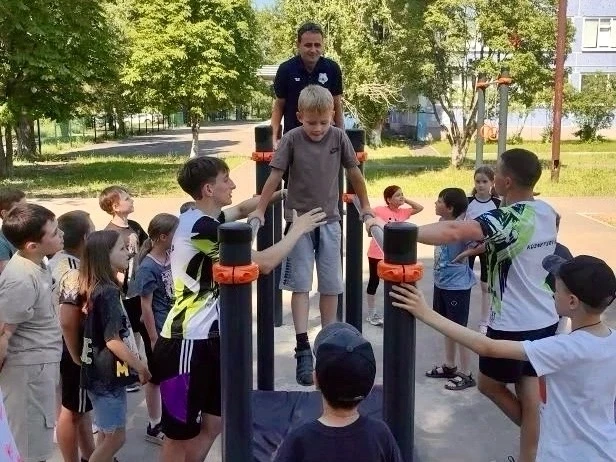 💪На базе летнего оздоровительного лагеря «Бригантина» школы № 51 прошла тренировка с мастер‑классом