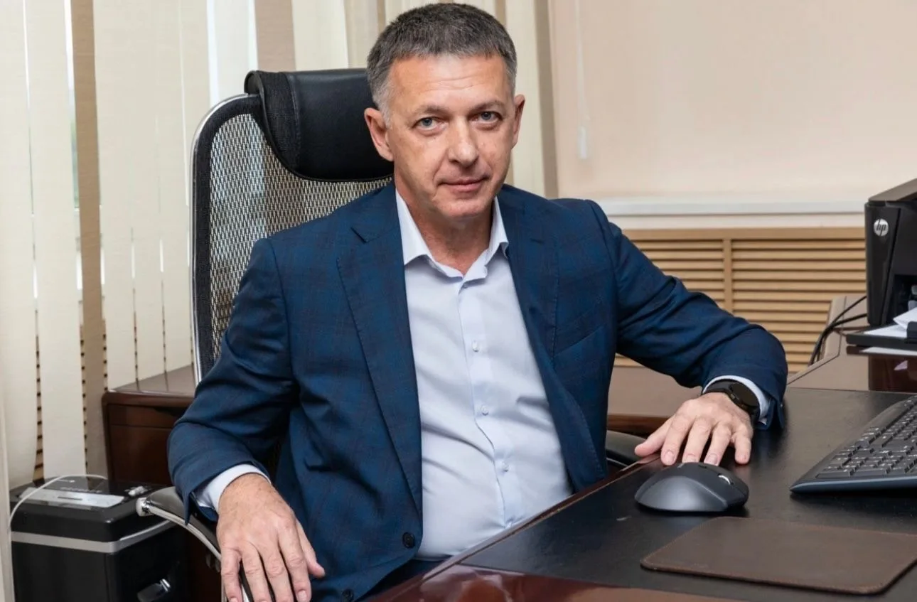 Уважаемые коллеги, дорогие друзья!  От всего сердца поздравляю вас с 91-й годовщиной со дня основани