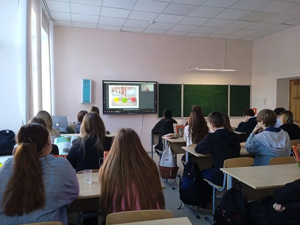В школе продолжаются онлайн-занятия в рамках реализации проекта правового просвещения «Правовая инту