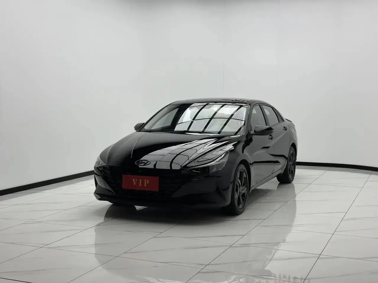 Hyundai Elantra LUX Black
1.5 L, 115 л.с., CVT, 2WD
Год выпуска: 2022
Пробег: 39 т.км.
Отличное сост