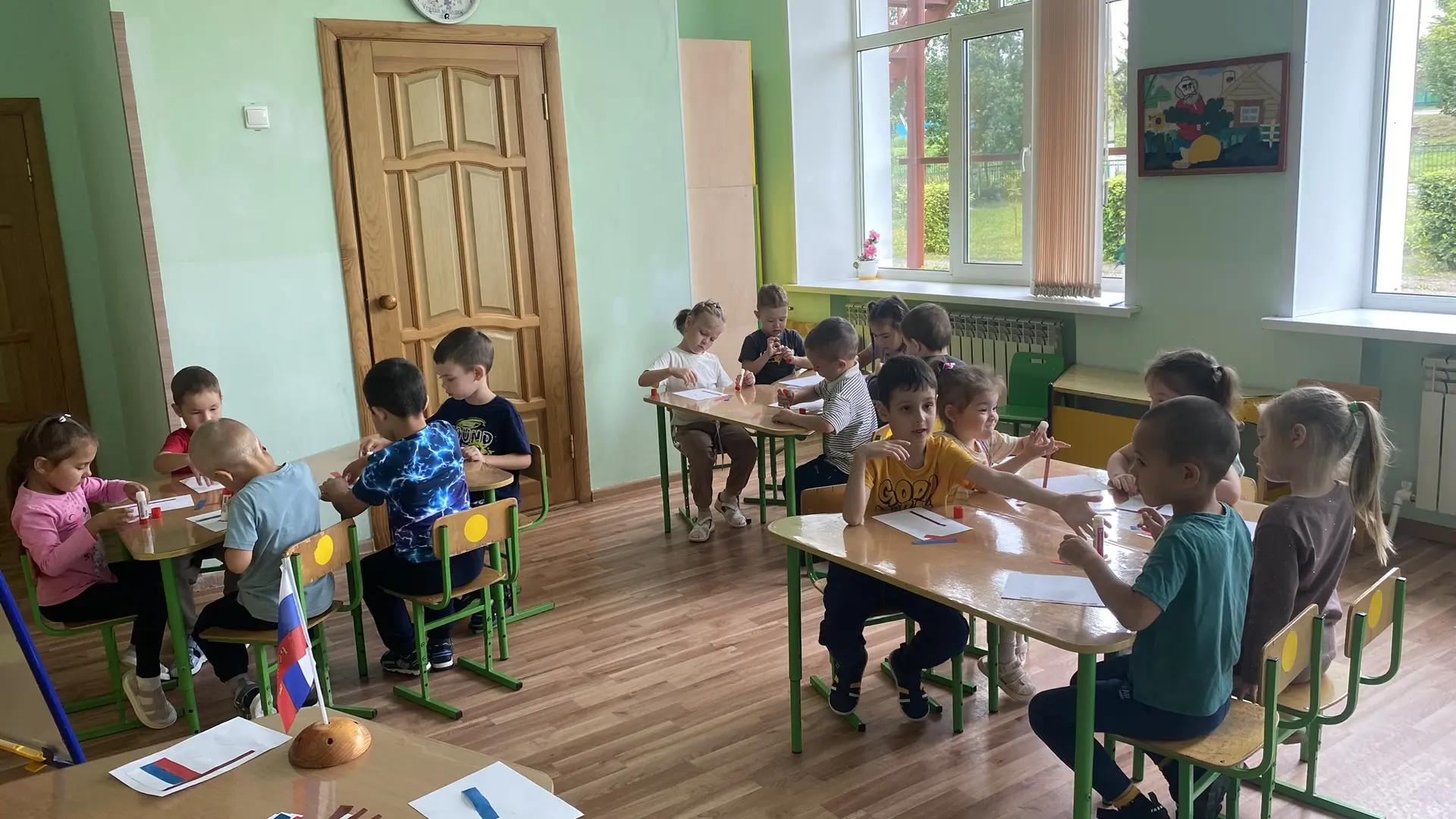 22 август - Россия Федерациясенең Дәүләт флагы көне. Мәктәпкәчә яшьтәге балалар өчен бу...