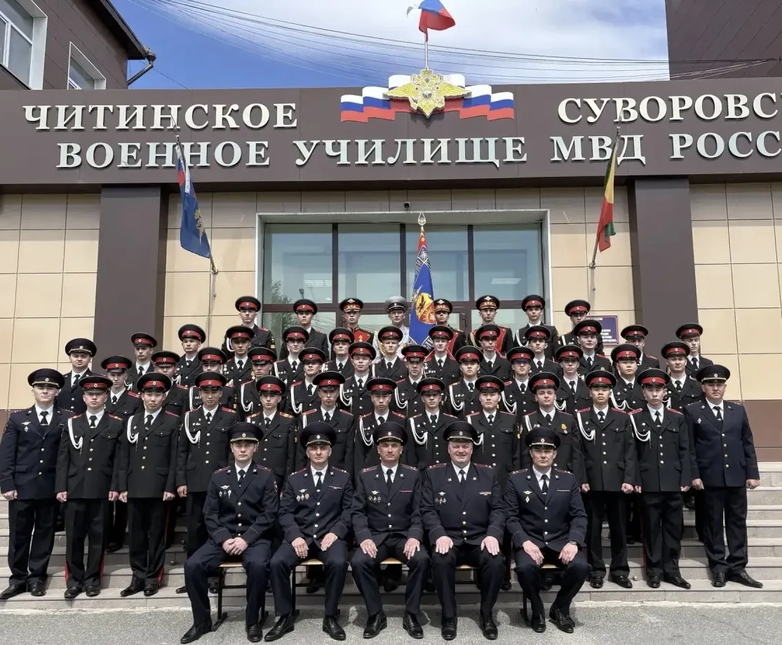 🎉 «Последний звонок» в Читинском суворовском военном училище МВД России: моменты, кото...