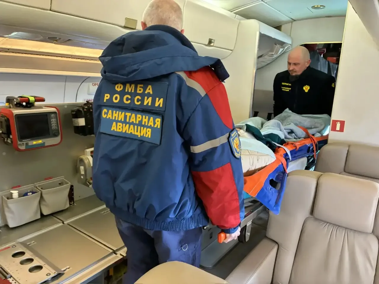 ⚡️ Специалисты Центра санитарной авиации и скорой медицинской помощи ФГБУ ГНЦ ФМБЦ им. А.И. Бурназян