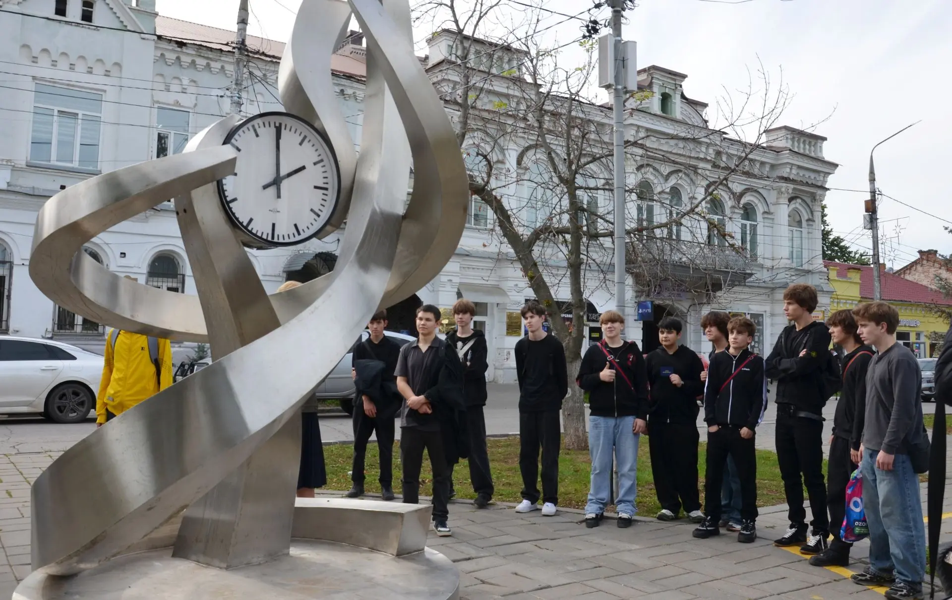 Пока осень ещё балует теплом, Энгельсский краеведческий музей приглашает на пешие прогу...