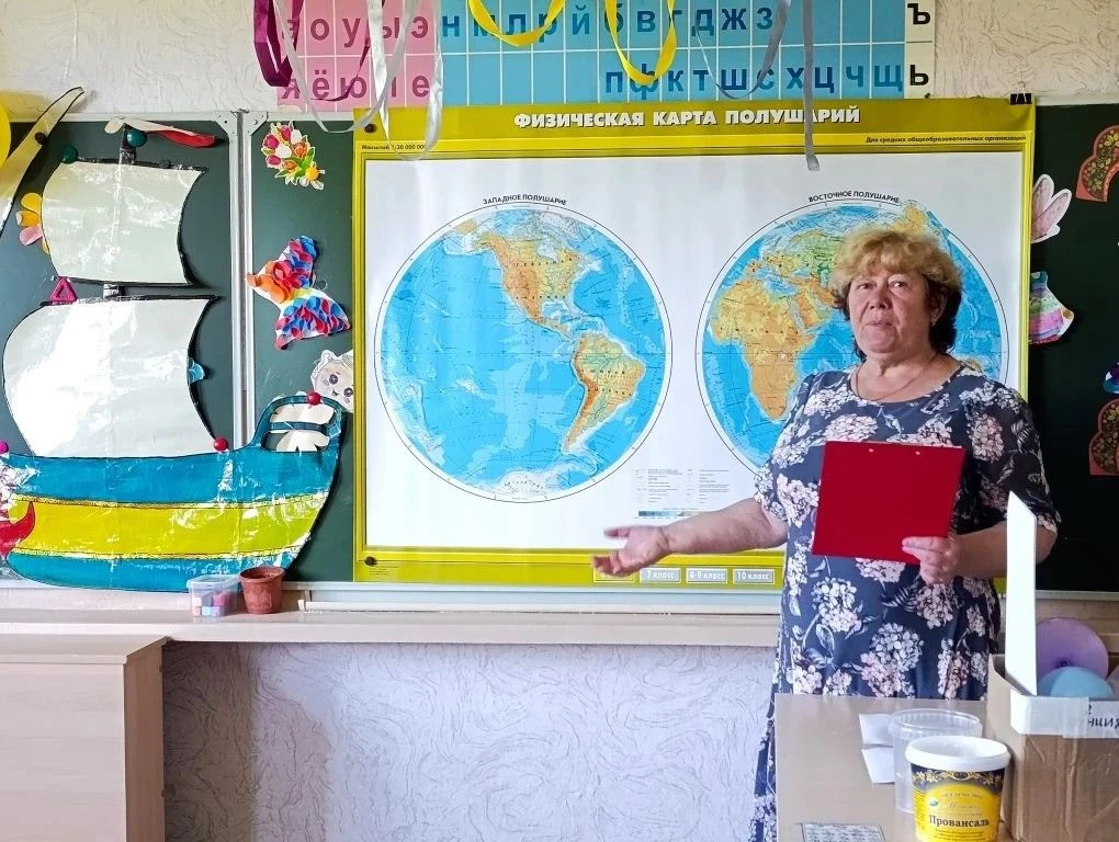 ☀️ Вместе во круг света! ☀️

Сегодня 10 день нашей летней оздоровительной площадки "Здравушка"! 🎉 И
