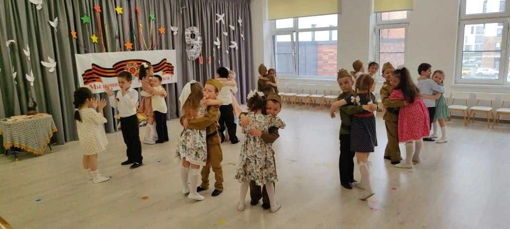 🎓 В рамках реализации проекта "Предшкола: стандарт детского сада" на тематической неделе "Моя Россия