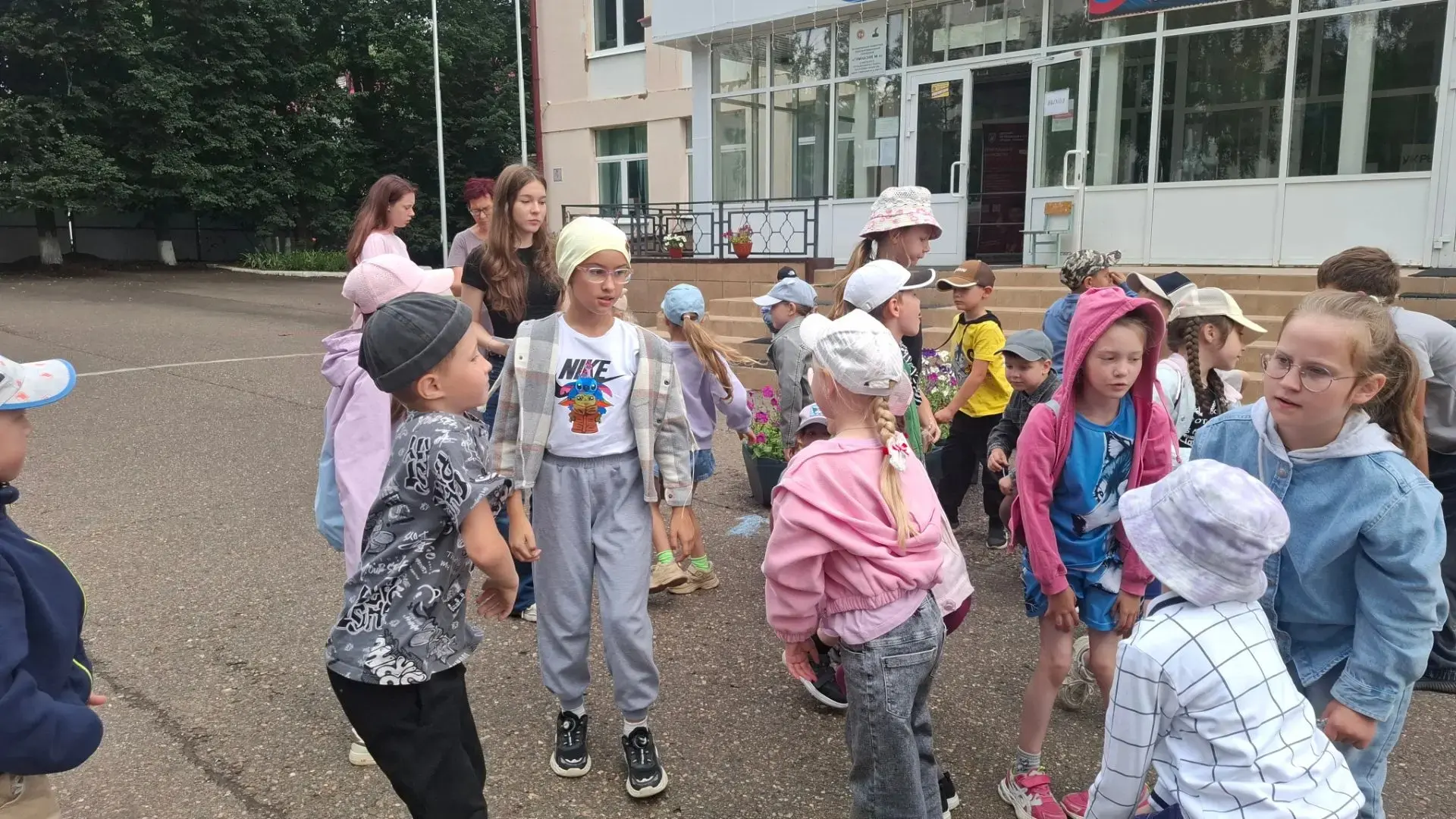 15 июля в нашем пришкольном лагере выдался по-настоящему активным и душевным. Утро по  ...