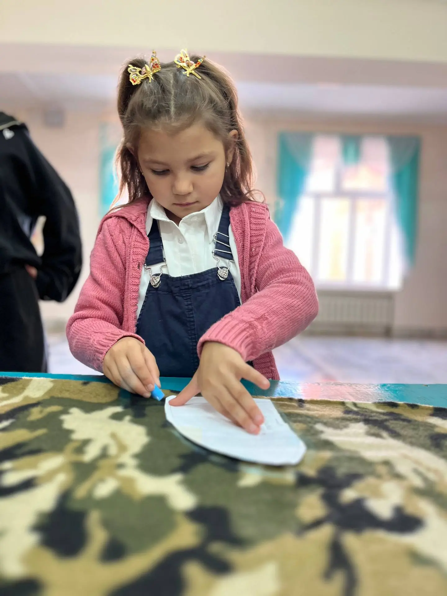 🧵✨ Тепло наших рук - для защитников: новый мастер-класс в рамках проекта «Игелек мәктә...