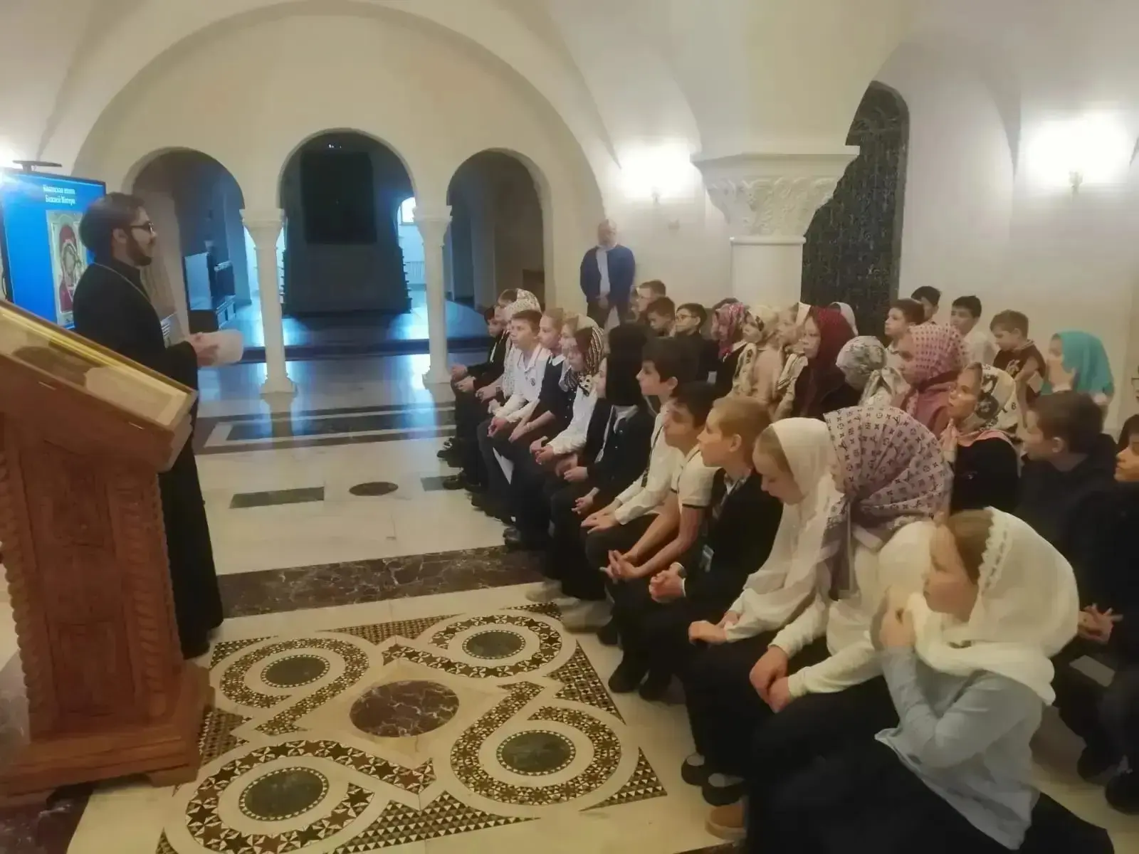 Этот день стал настоящим подарком для наших четвероклассников.

🚌 Ребята из 4«А», 4«Б» и 4«В» отпра